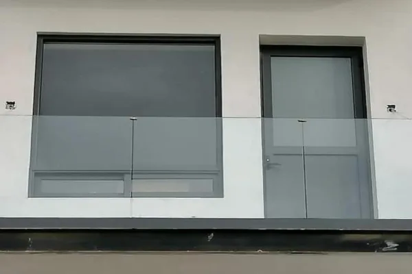 Barandal de aluminio para balcón diseño 2