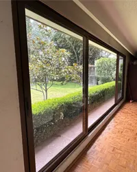 Puerta de acceso corrediza de aluminio