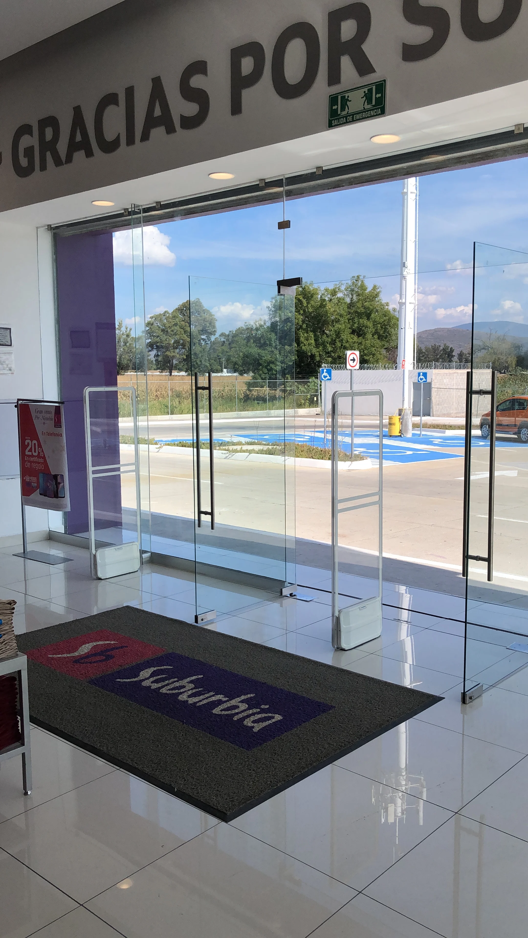 Fachadas integrales en centro departamental