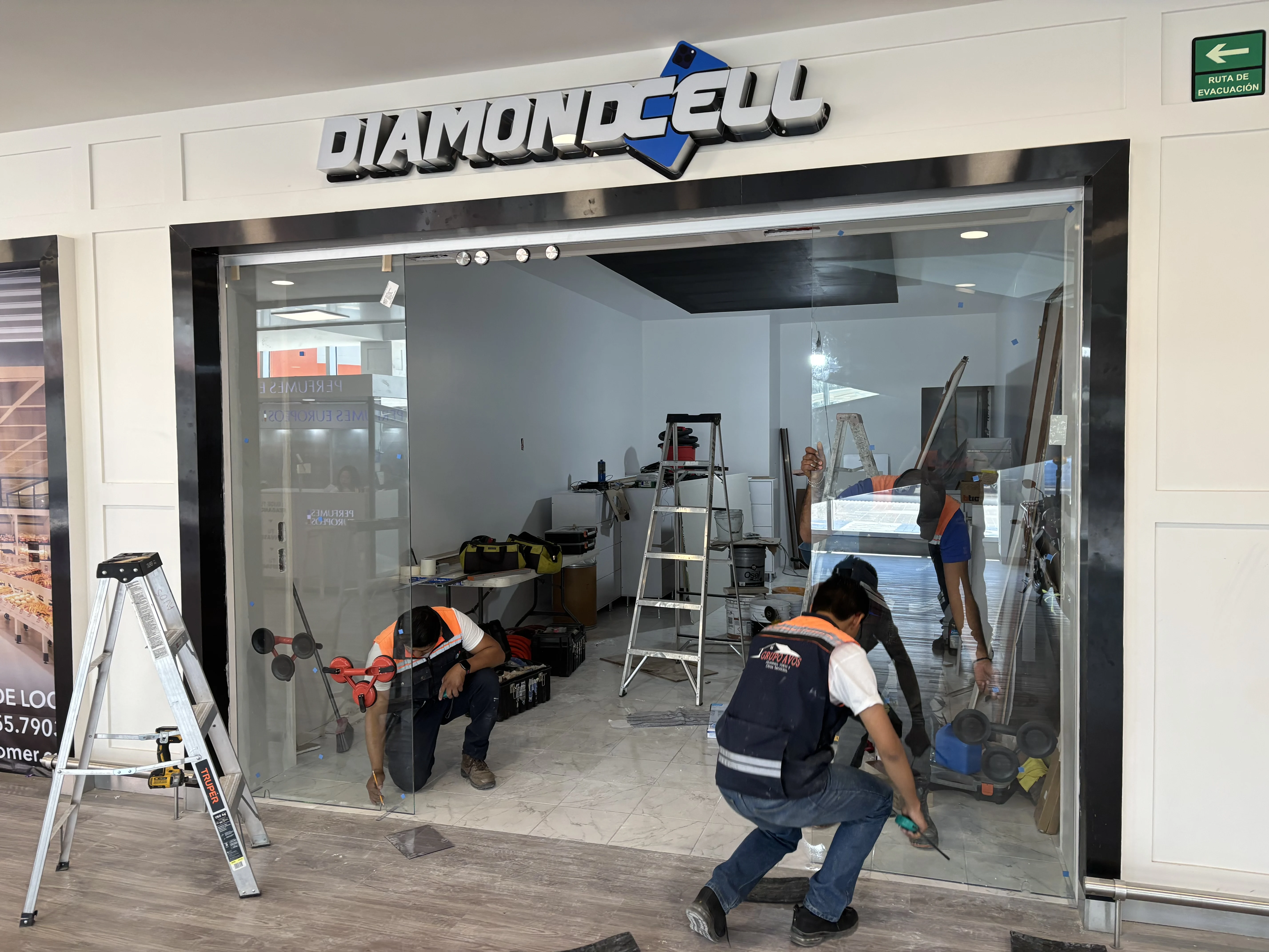 Fachadas integrales para locales comerciales