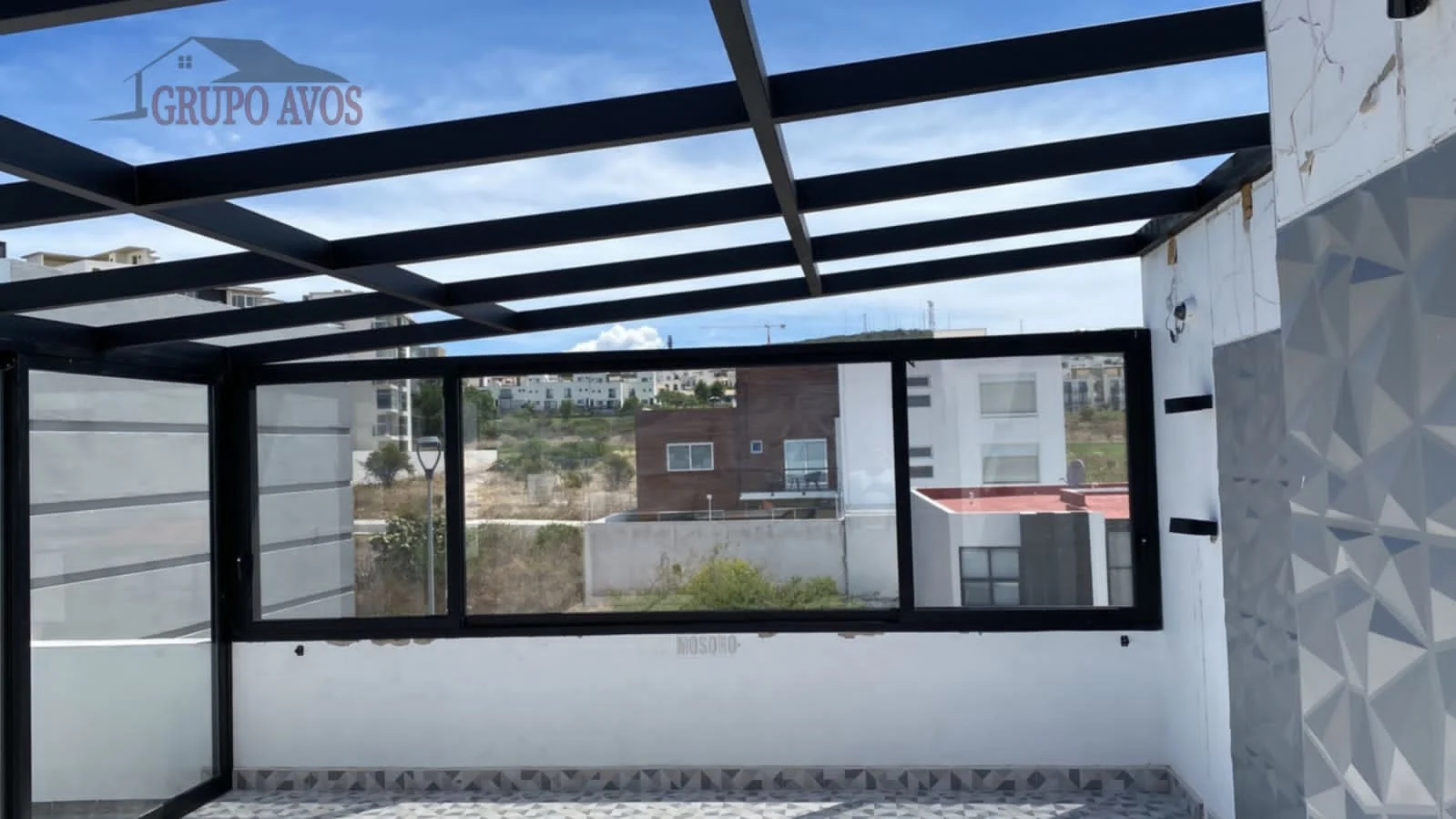 Pérgola decorativa en patio