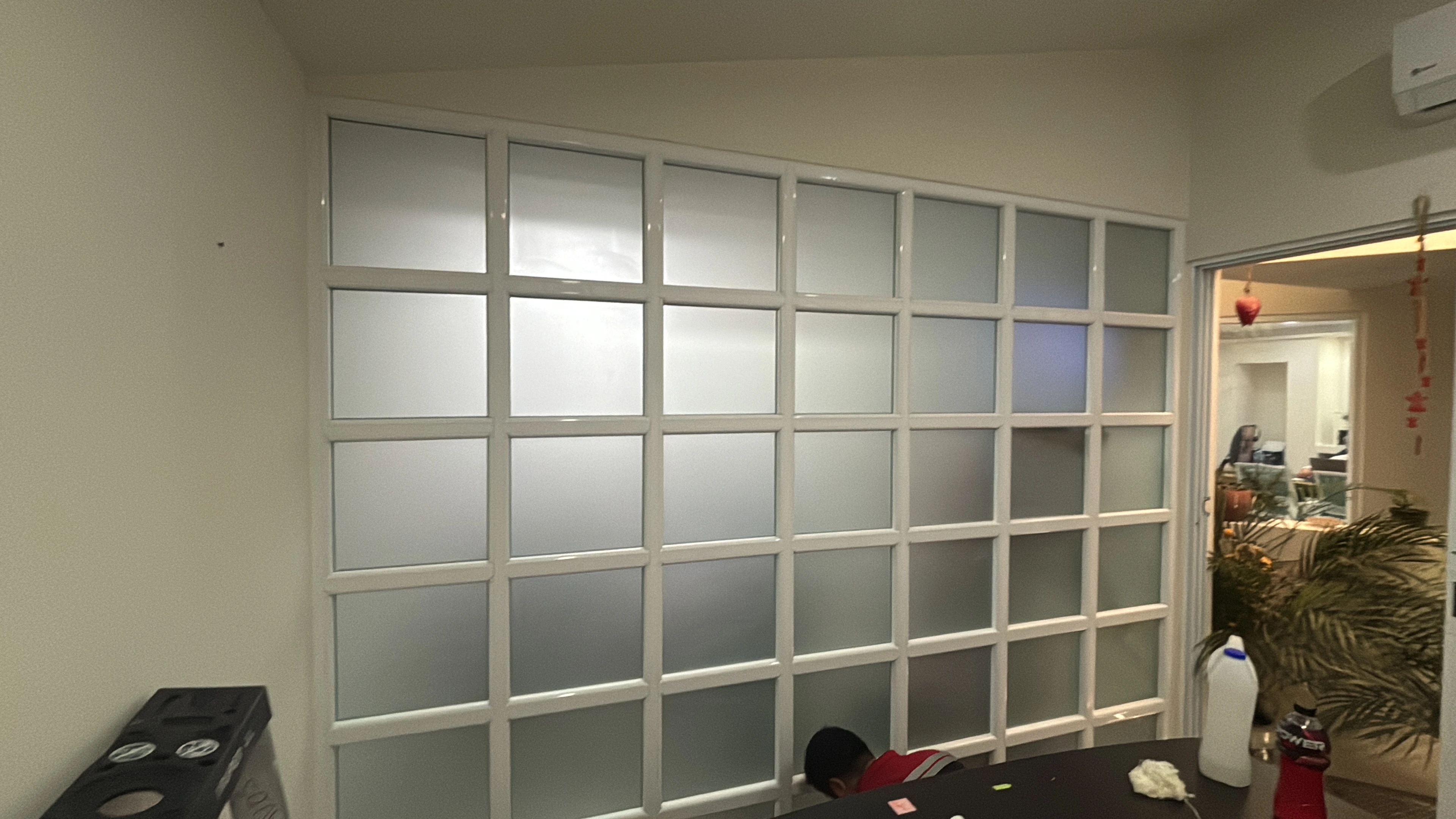 Ventana de oficina en mampara