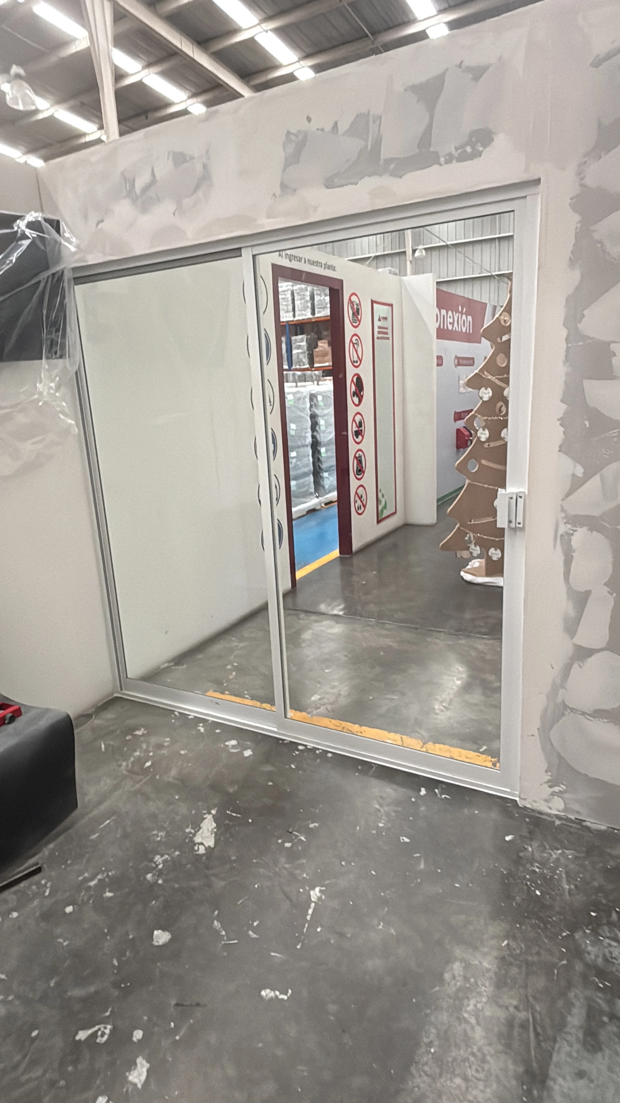 Puerta ventana con tabla roca