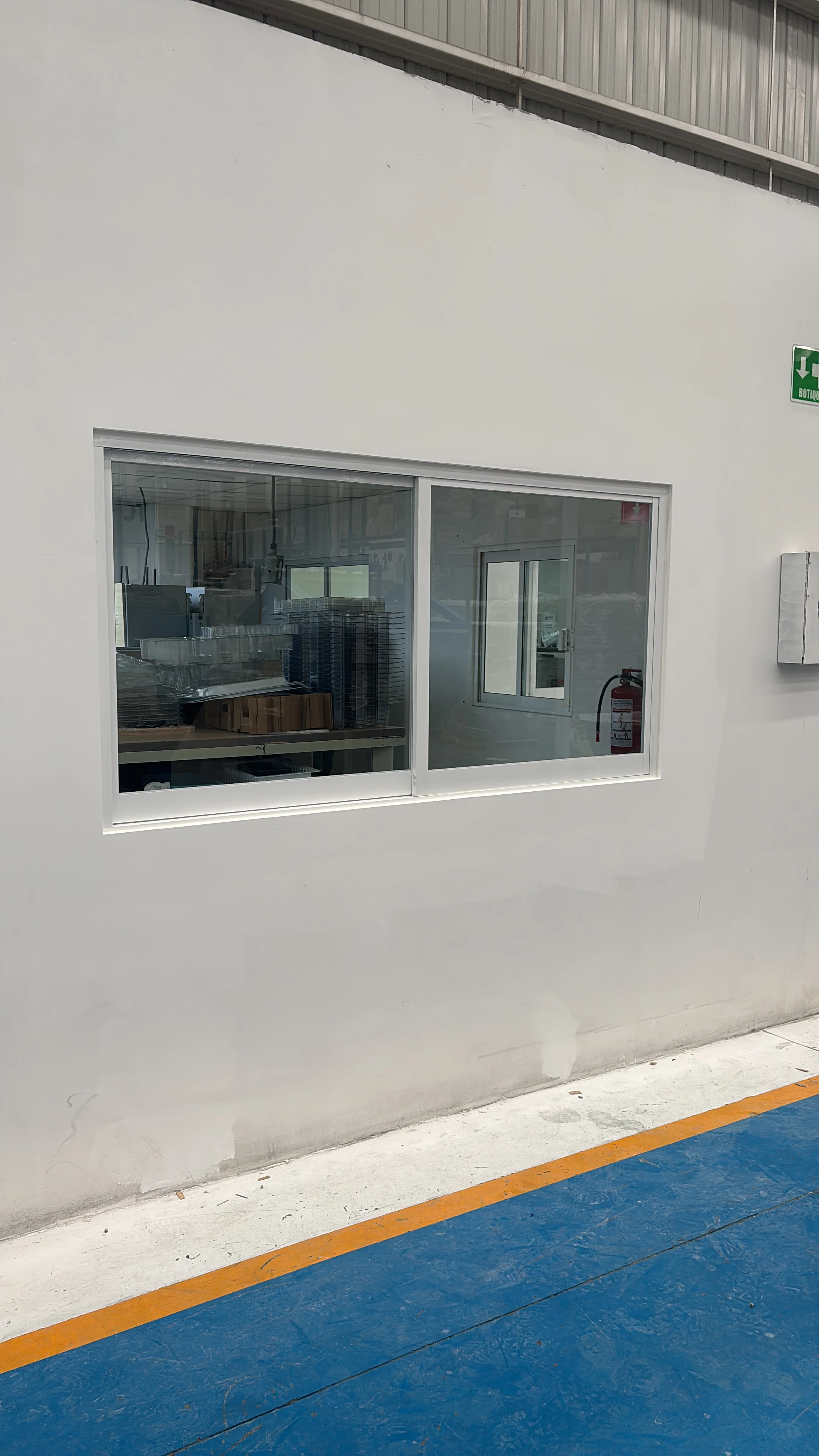 Ventana para almacén