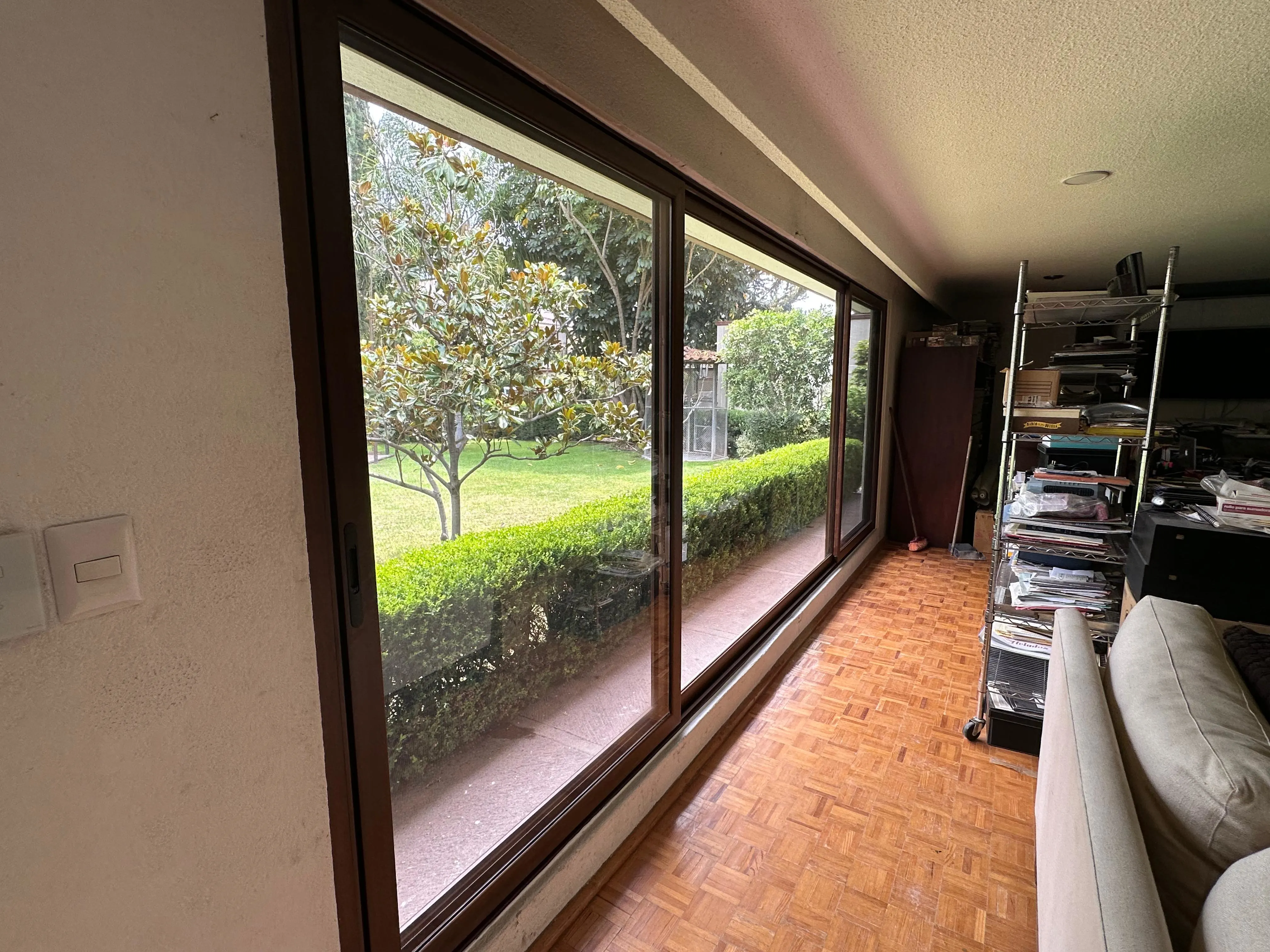 Ventana de aluminio Grupo Avos modelo 02