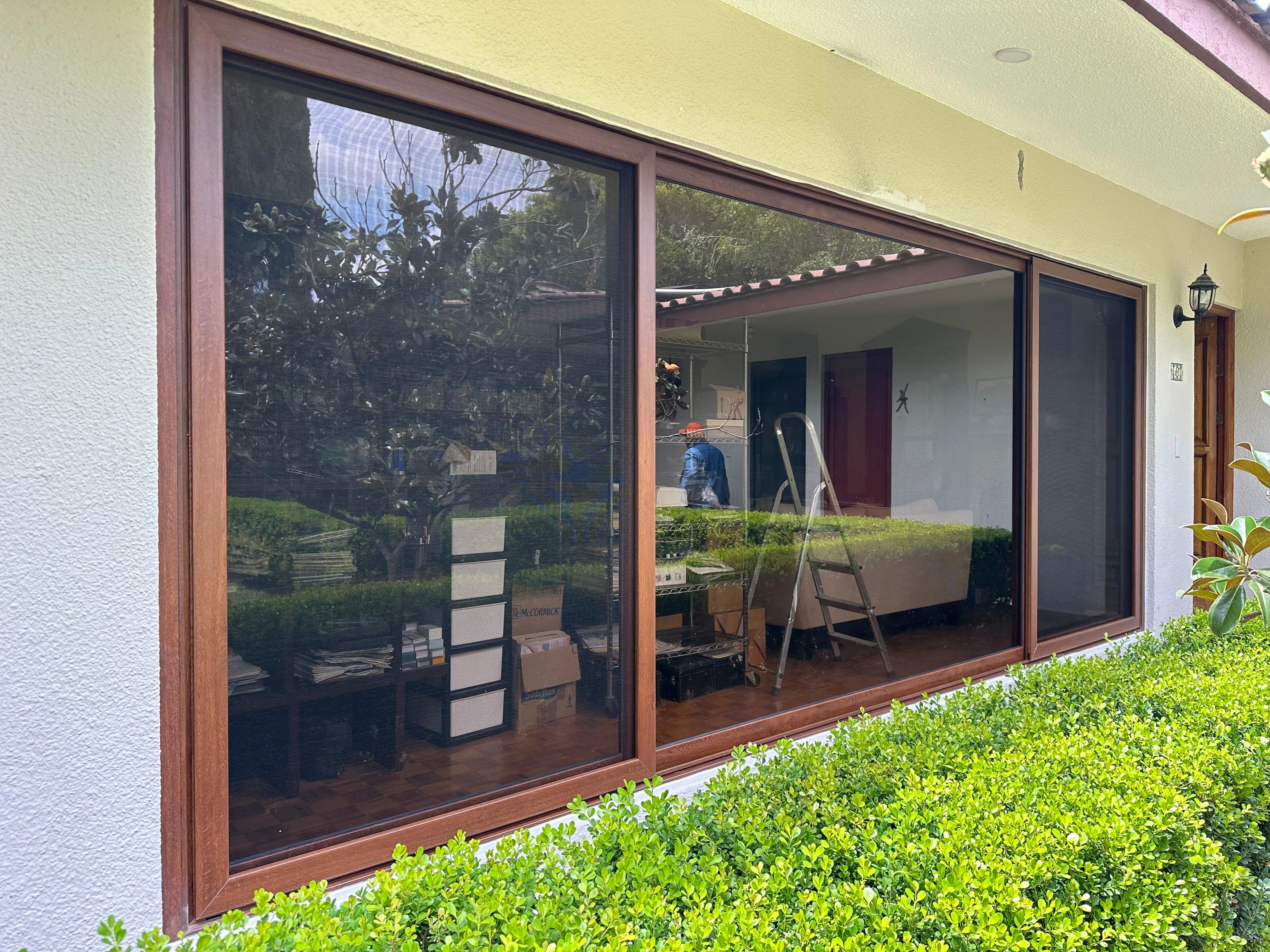 Ventana de aluminio Grupo Avos modelo 04