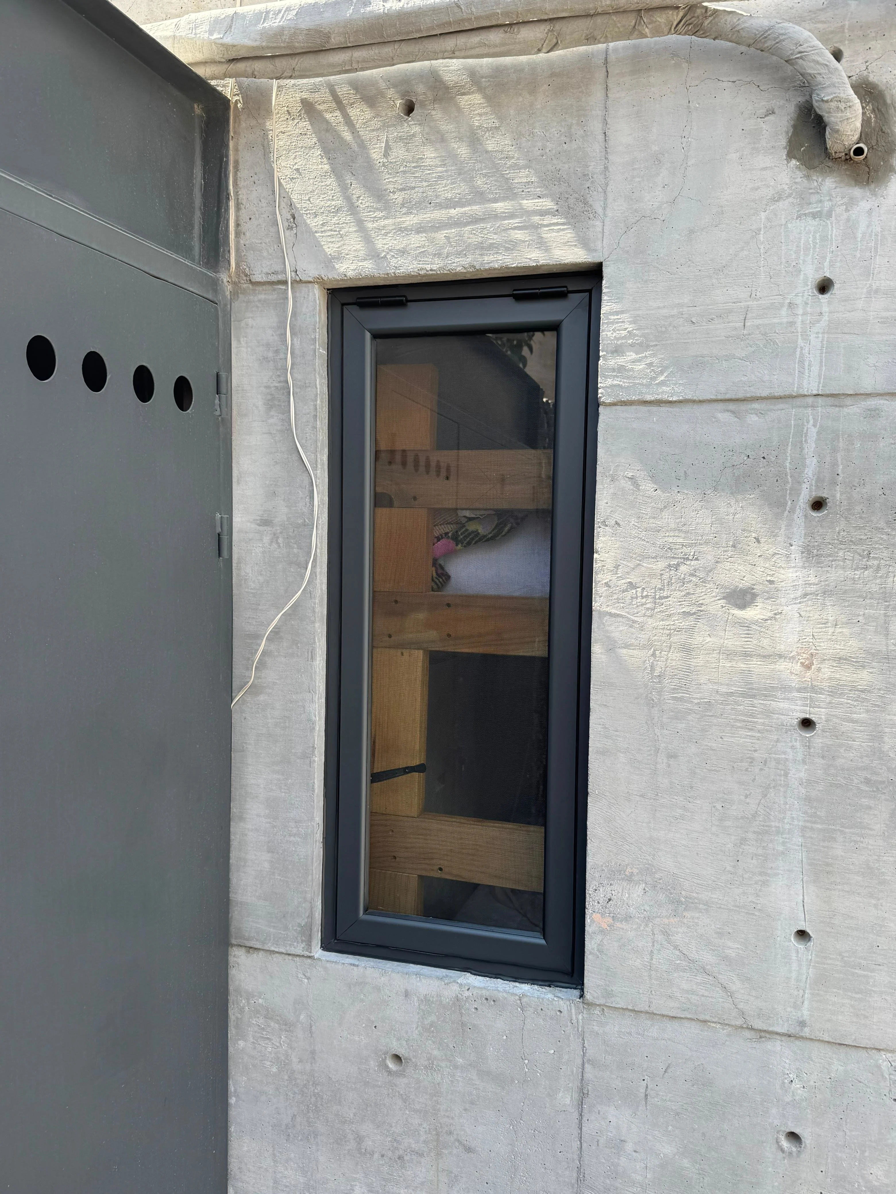 Ventana de aluminio vertical